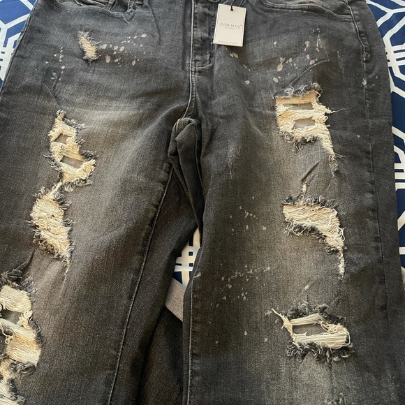 Judy Blue Denim - Judy Blue Mid-Rise Distressed Jeans 22W